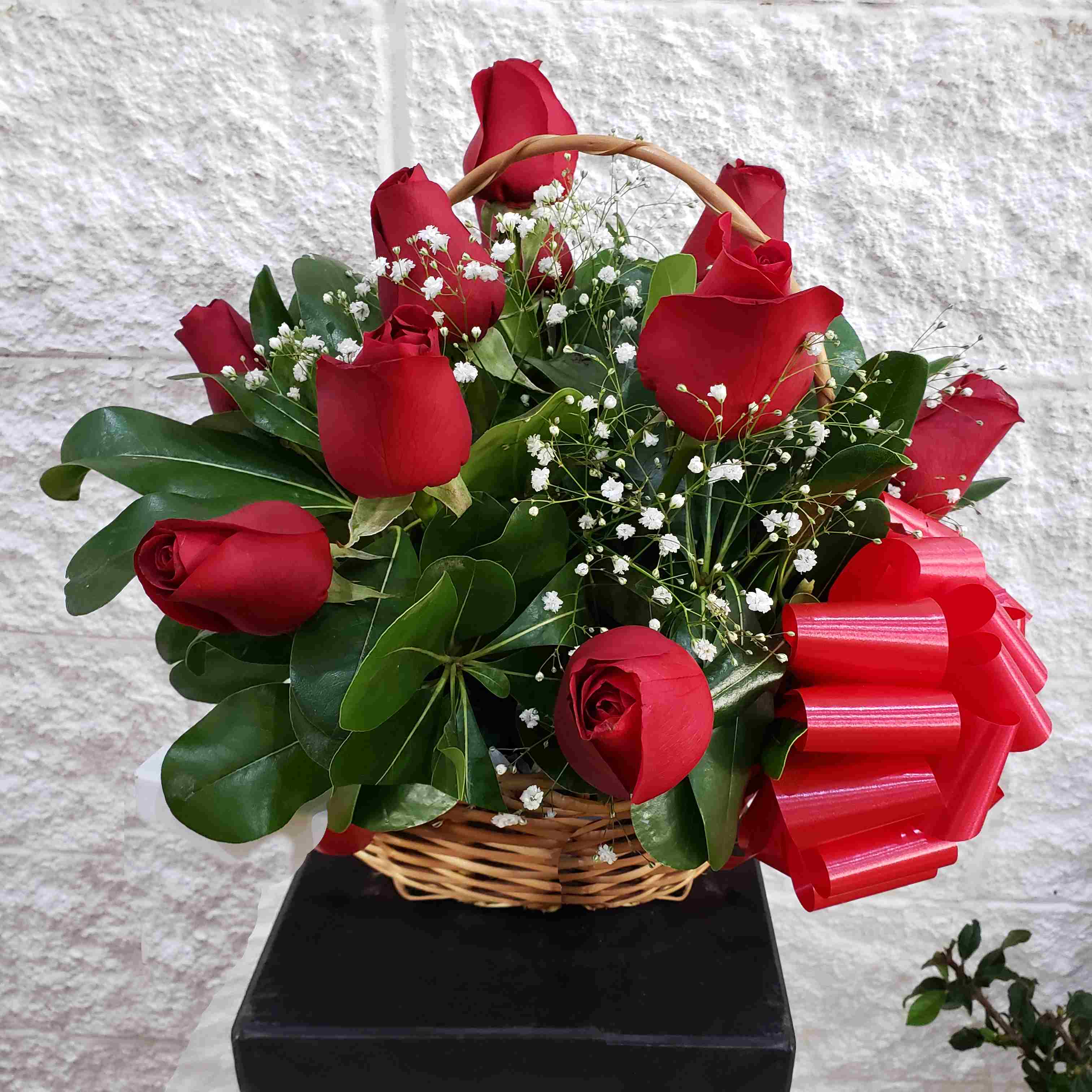 Envio y venta de flores ,rosas, plantas,arreglos florales ,regalos y desayunos a domicilio con delivery gratis en la Ciudad Autonoma de Buenos Aires y con costo de envo en localidades del Gran Buenos Aires asi como delivery de flores y plantas a travs de florerias asociadas en todas las provincias de la Argentina, Buenos Aires, la Pampa, Tucuman, La Rioja, Ro Negro, Entre Rios, Corrientes, Misiones, Neuquen, Chubut, Tierra del Fuego, Santa Cruz, San Luis, Mendoza, Cordoba, Jujuy, Formosa, Santiago del Estero, Salta, Chaco, Catamarca ,San Juan, y ademas realizamos el delivery de flores ,coronas,palmas , plantas y regalos a todas las ciudades de Argentina, Mar del Plata, Crdoba, Buenos Aires, con cargo en Santa Rosa, La Plata, Bella Vista, Neuquen, Pilar, Paran, Posadas, Resistencia, Cipolleti y mas de 300 ciudades y localidades en todo el territorio de nuestro pas, asi como tambien tenemos la posibilidad de enviar flores a casi todo el mundo en cuestion de horas